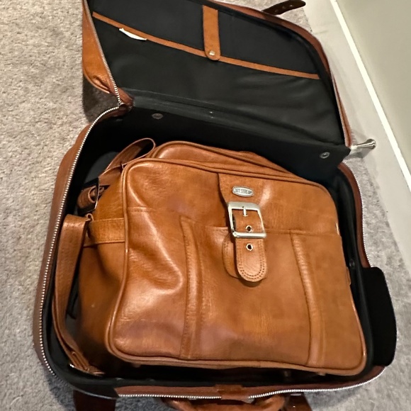 Vintage 3 Piece Luggage Set - Picture 5 of 7